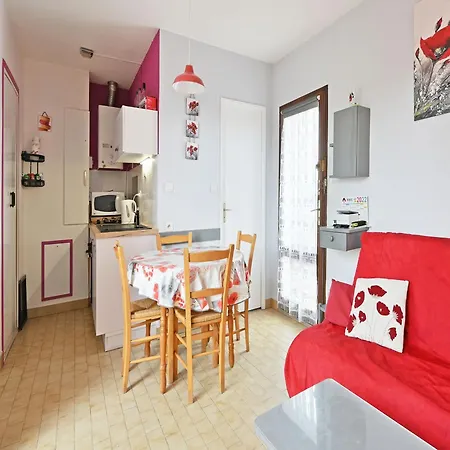 Homely Retreat In With Pool Apartment *